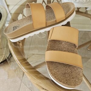 Reef tan size 9 sandals